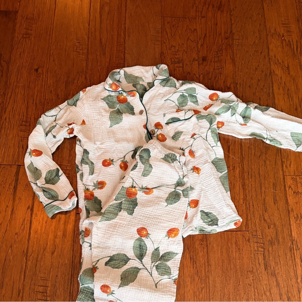 Strawberry Linen Pajamas - White and Green